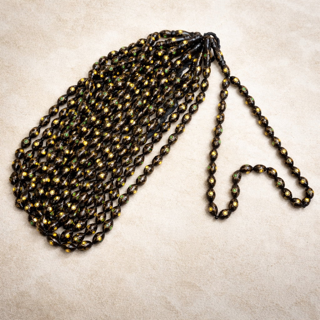 سبحة كوك بيضة حمام 33 خرزة مطعم نحاس و كهرمان و زمرد مقاس 12 مللي - الصورة 3