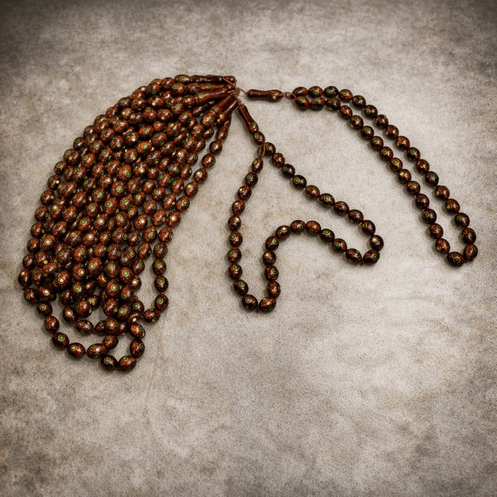 سبحة كوك بيضة حمام 33 خرزة مطعم نحاس عاج و زمرد مقاس 16 مللي