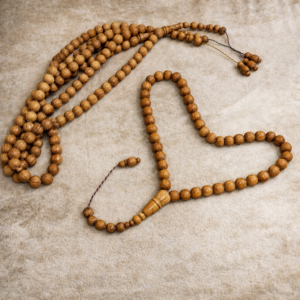 سبحة خشب عش النمل فاتح بلية 45 خرزة مقاس 12 مللي