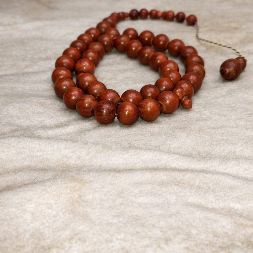 سبحة خشب الورد بلية 45 خرزة مقاس 12 مللي - الصورة 3