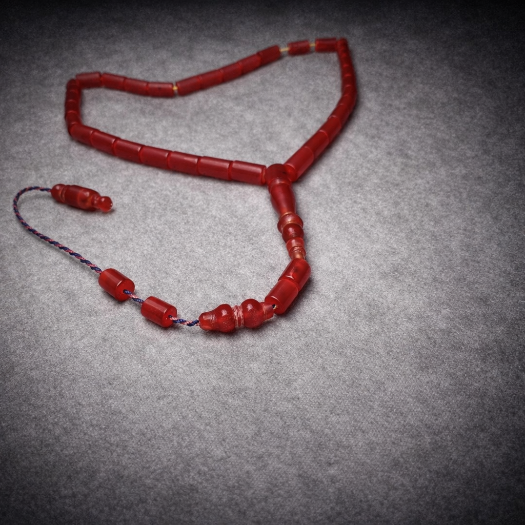 سبحة كاست امريكي صب جديد احمر براميلي 33 خرزة مقاس 12 مللي - الصورة 3